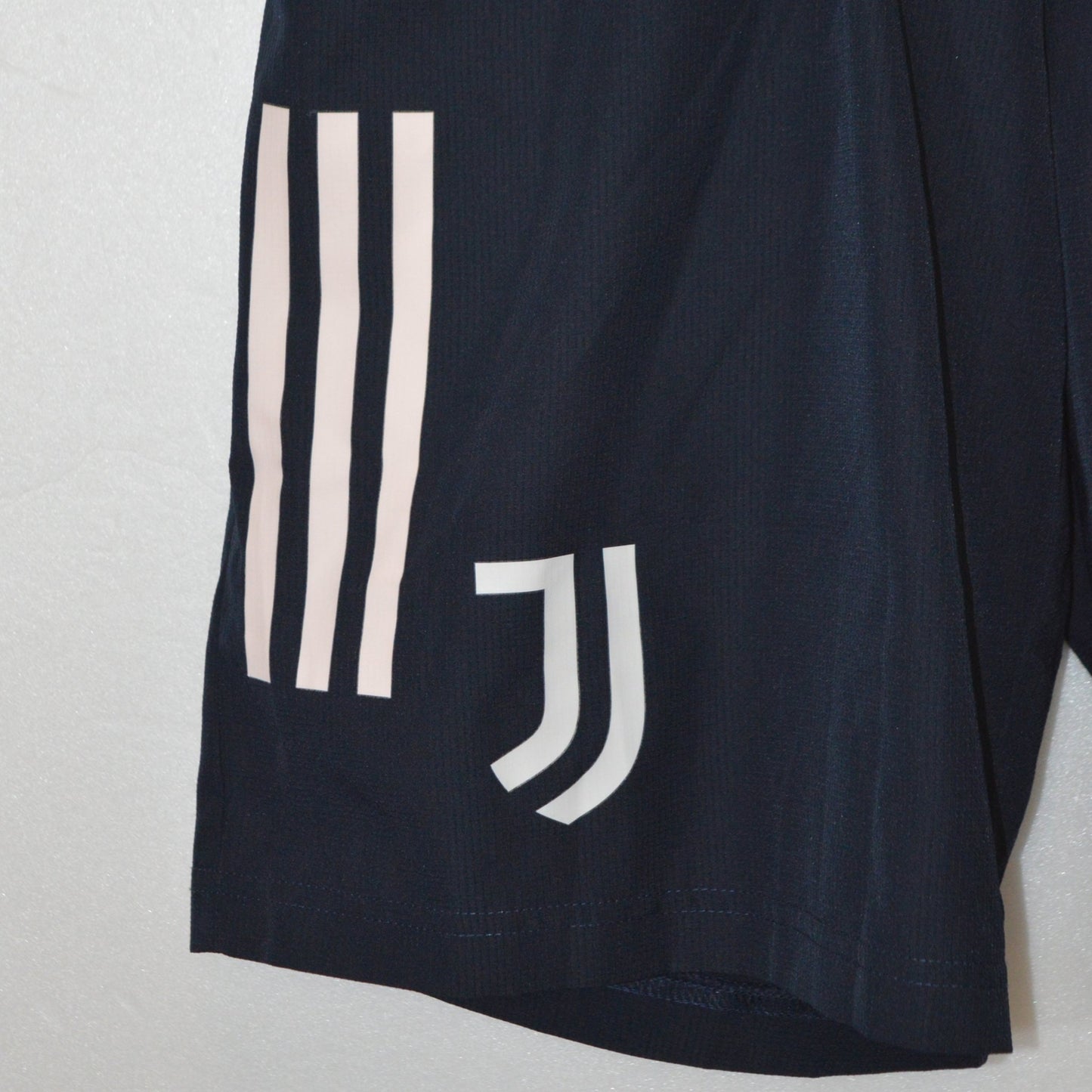 Adidas Juventus футболни шорти (S)