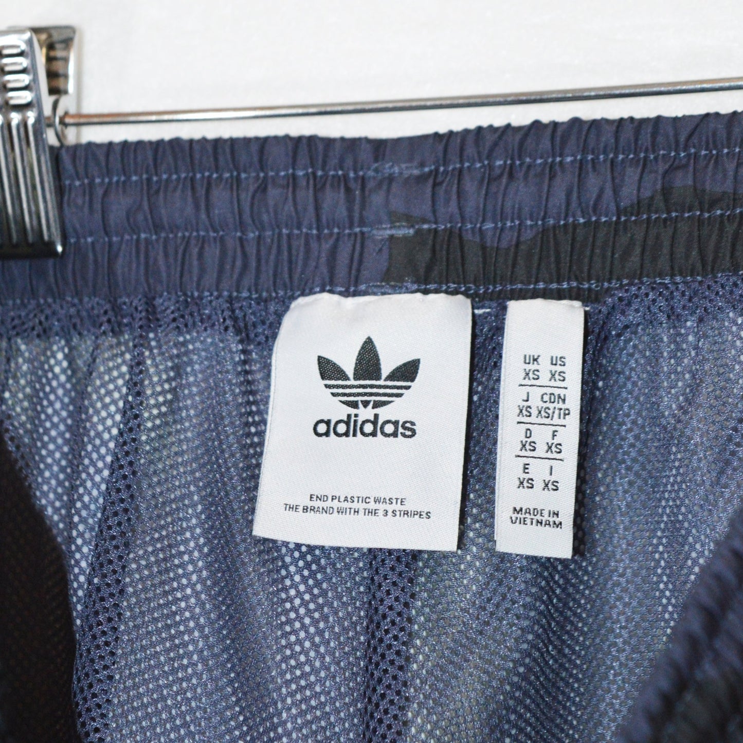 Adidas Originals camo долнище (XS)
