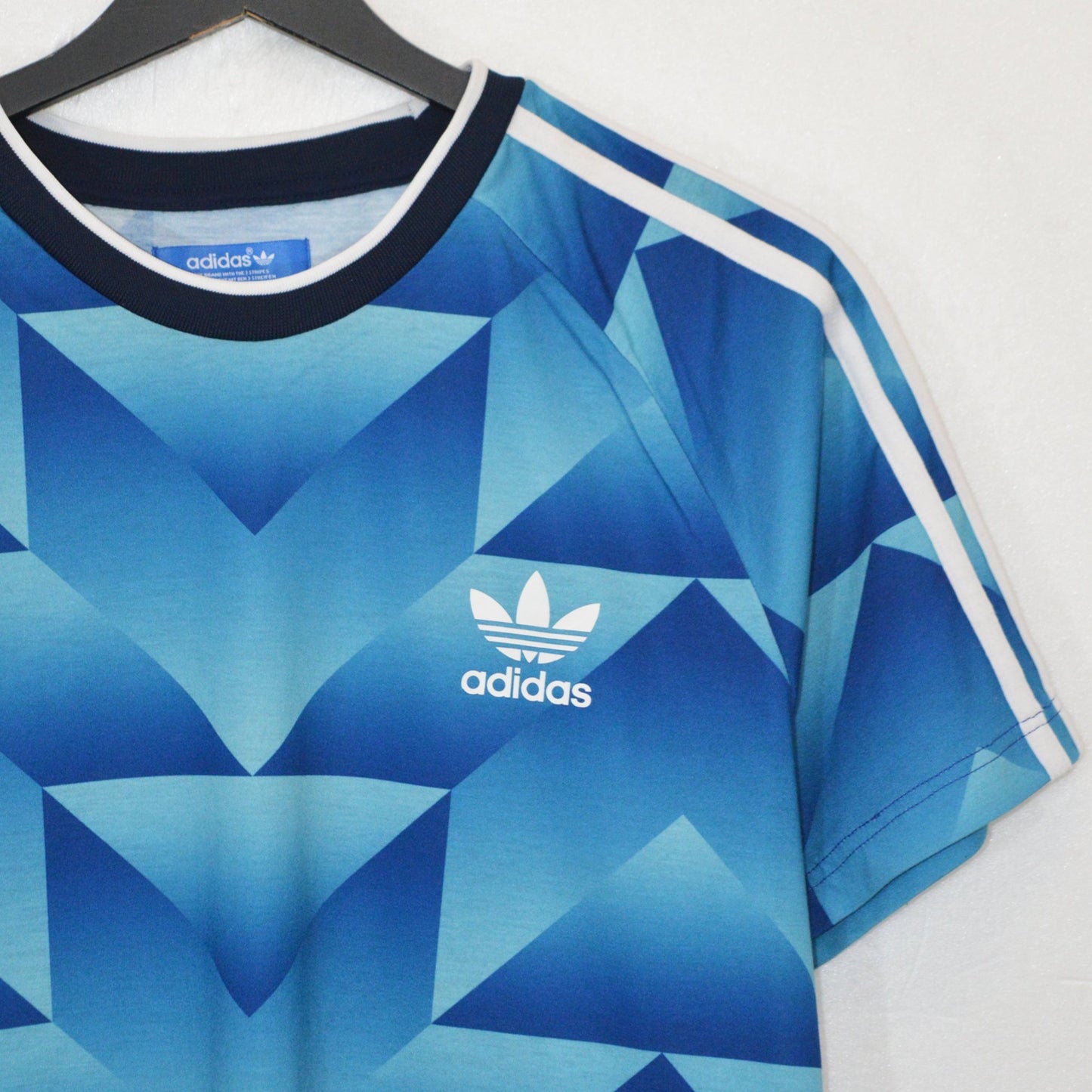 Adidas Originals тениска (M)