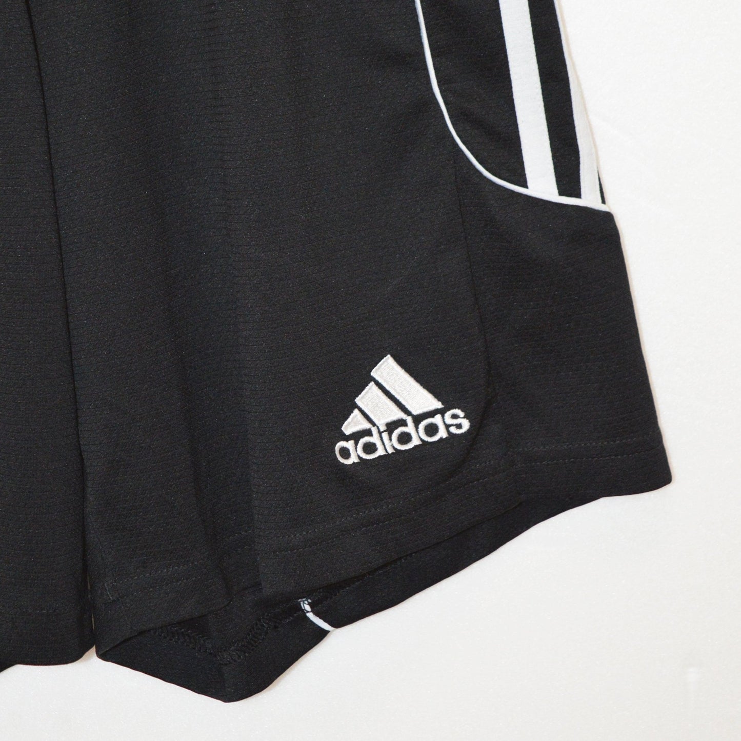 Adidas шорти (S)