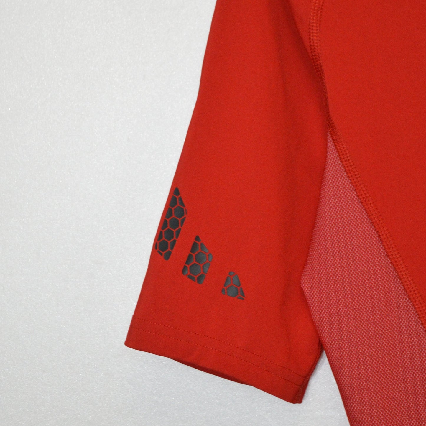 Adidas TechFit тениска (M)