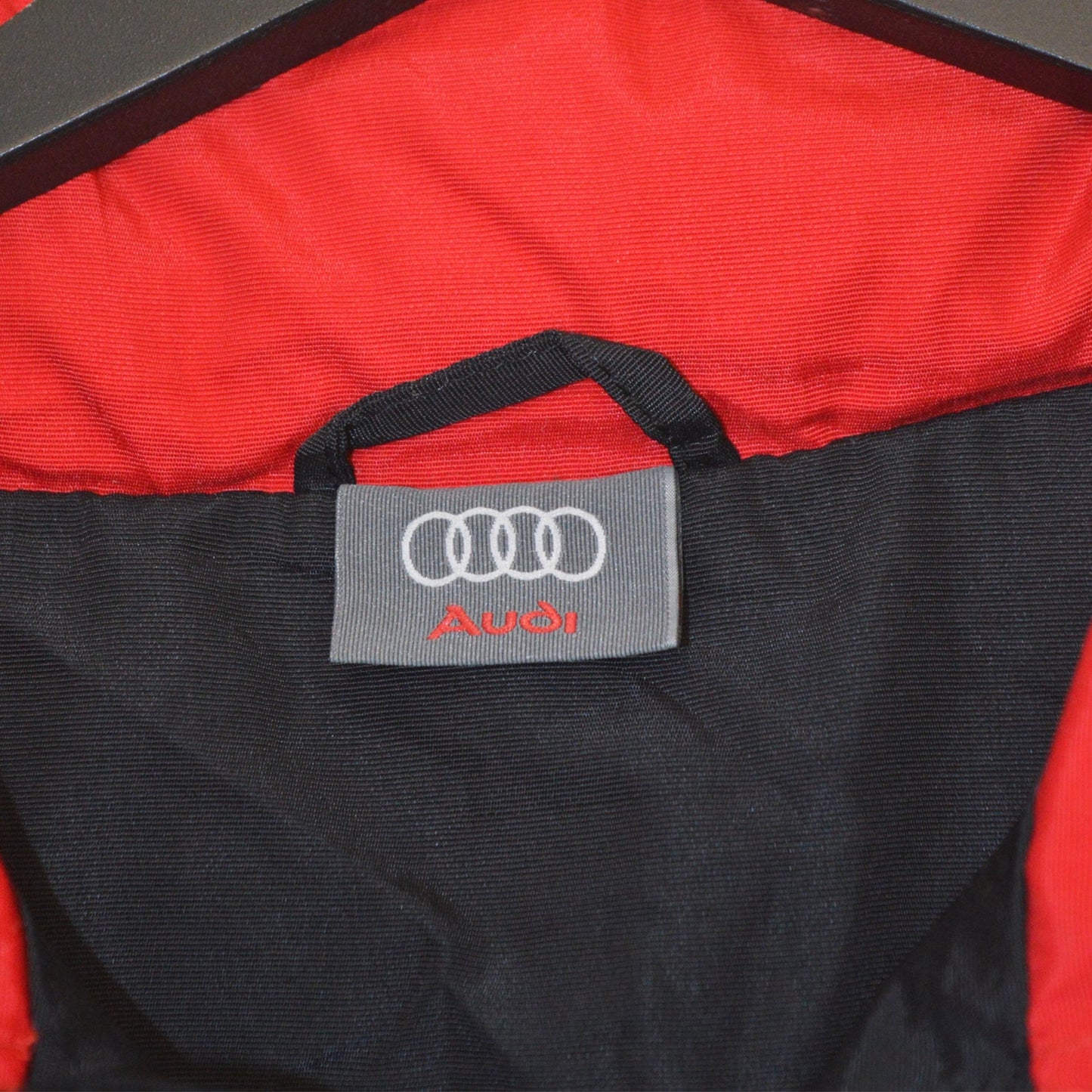 Audi яке / елек (M)