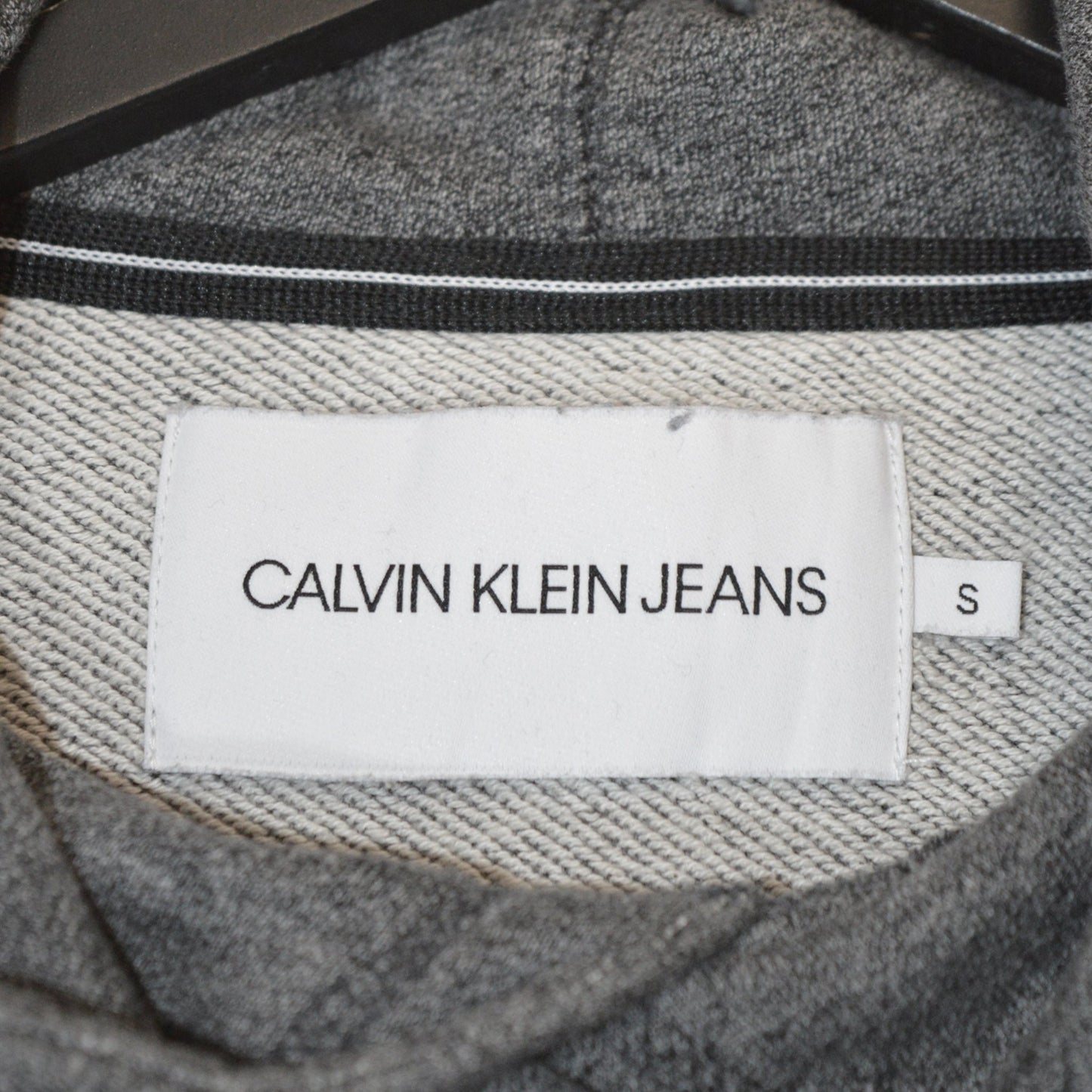 Calvin Klein суичър (S)