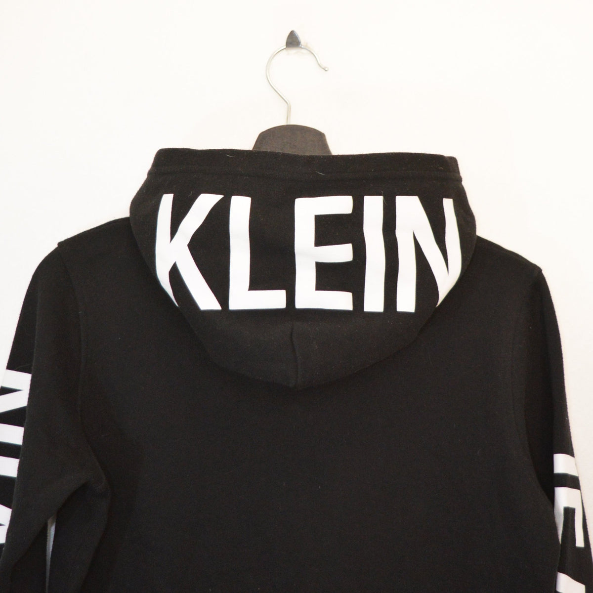 Calvin Klein суичър (S)