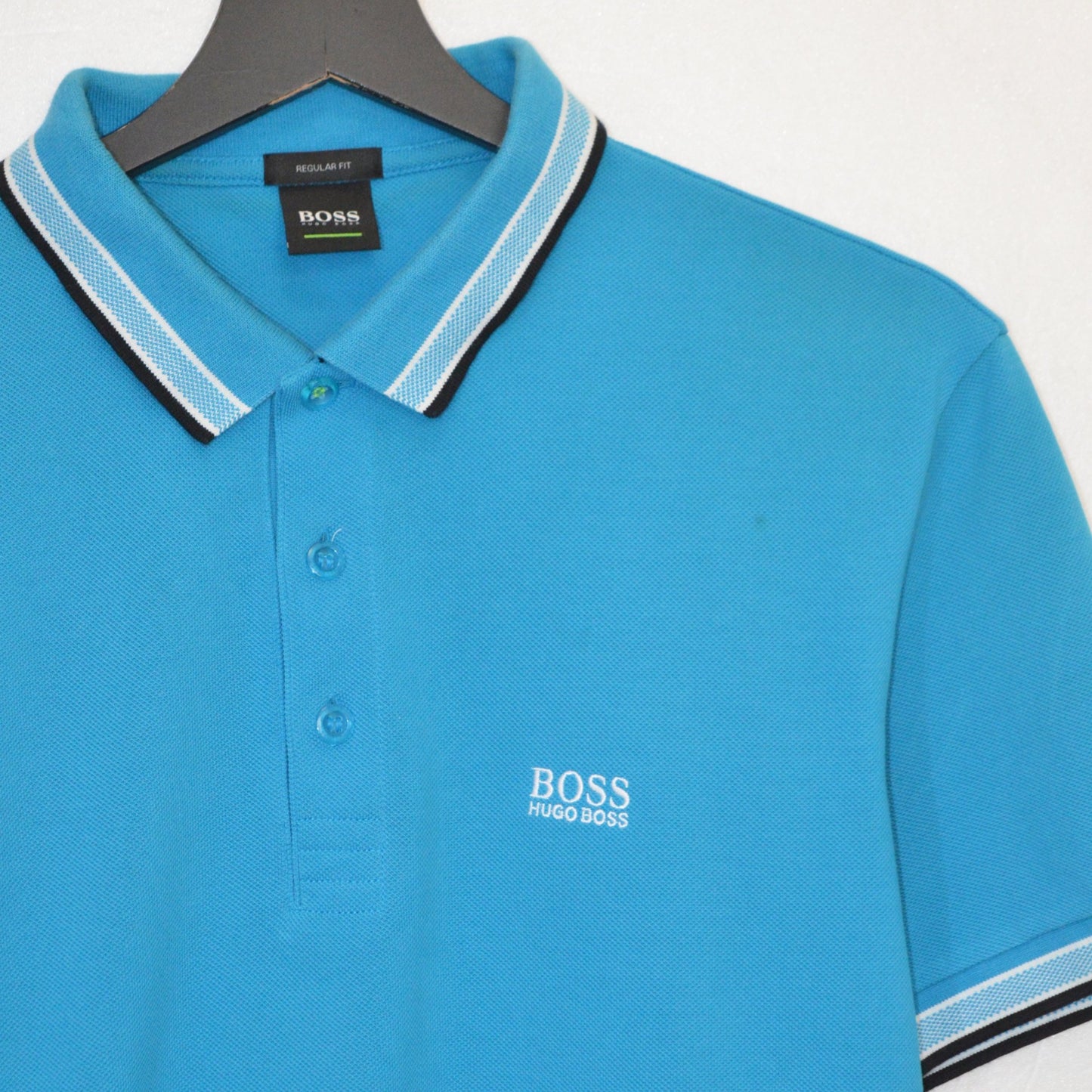 Hugo Boss тениска (M)