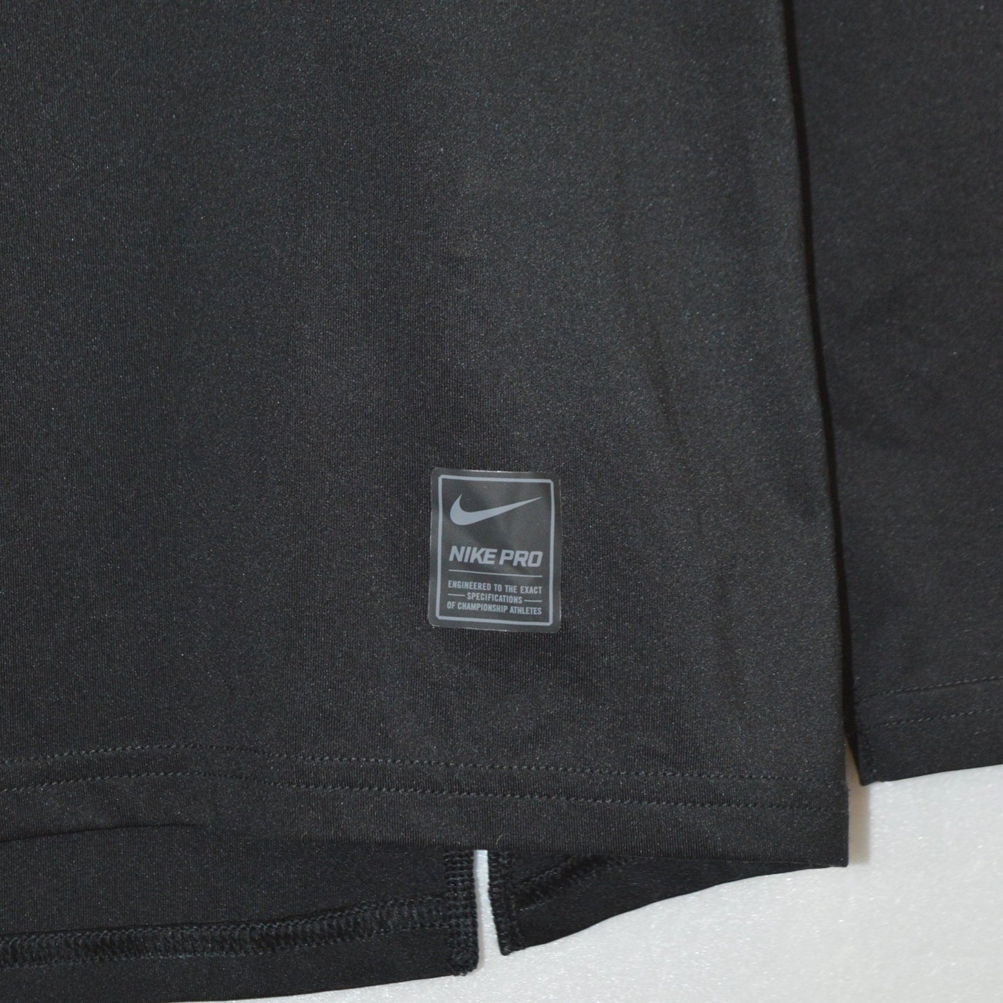Nike Pro тънка спортна блуза (M)