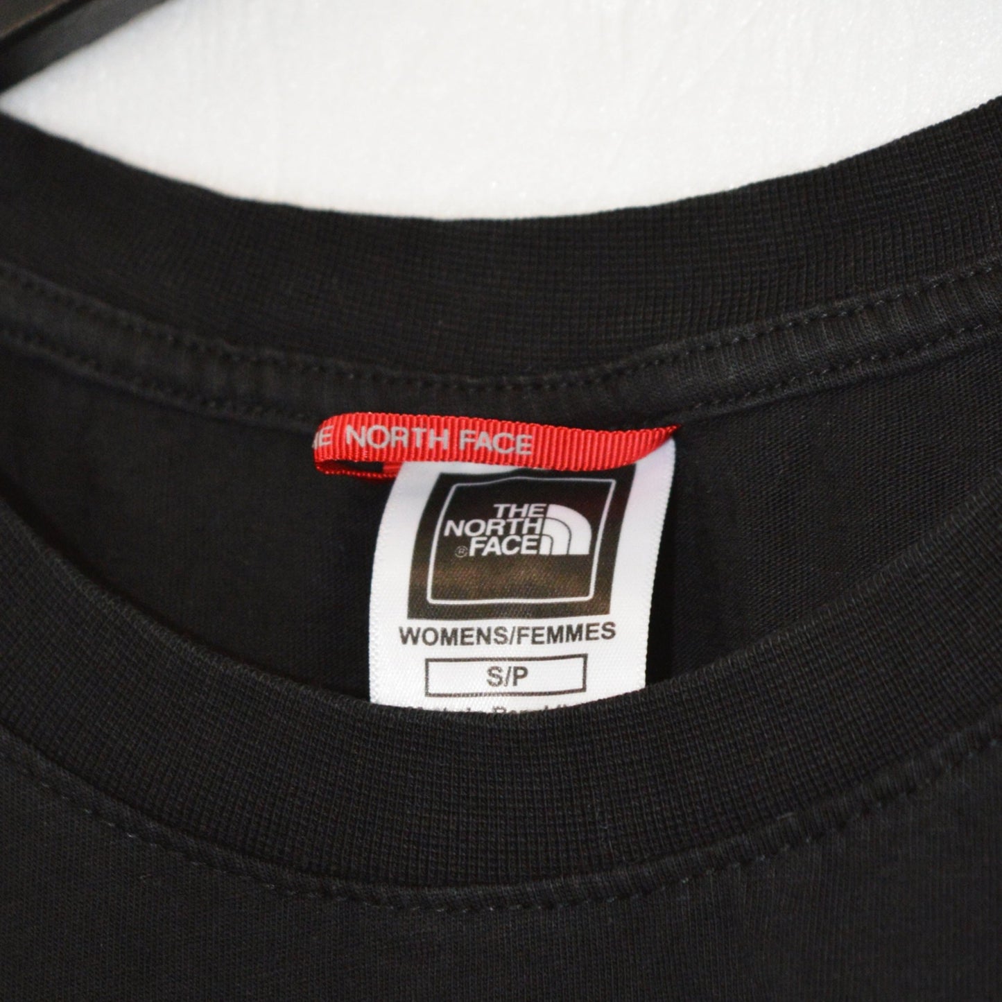 The North Face cropped тениска (S)