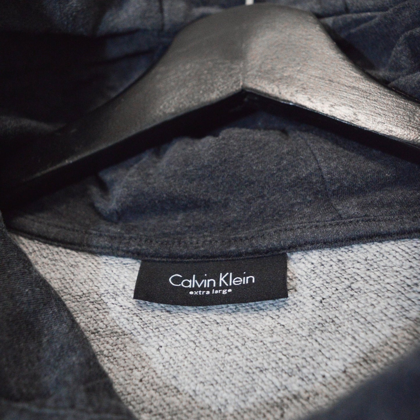 Calvin Klein суичър (L)