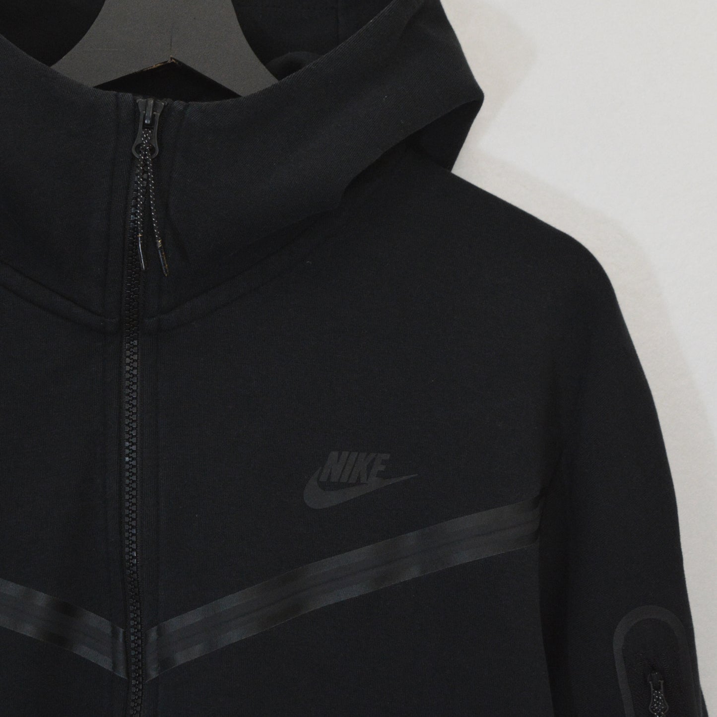 NIKE TECH FLEECE ГОРНИЩЕ (L)