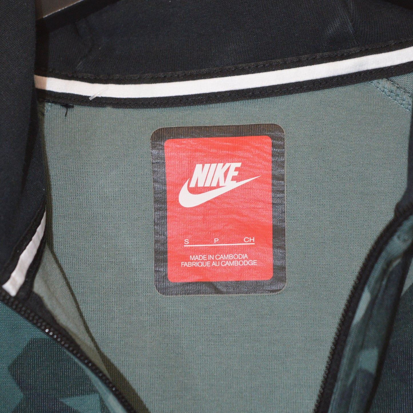 NIKE TECH FLEECE ГОРНИЩЕ (S)