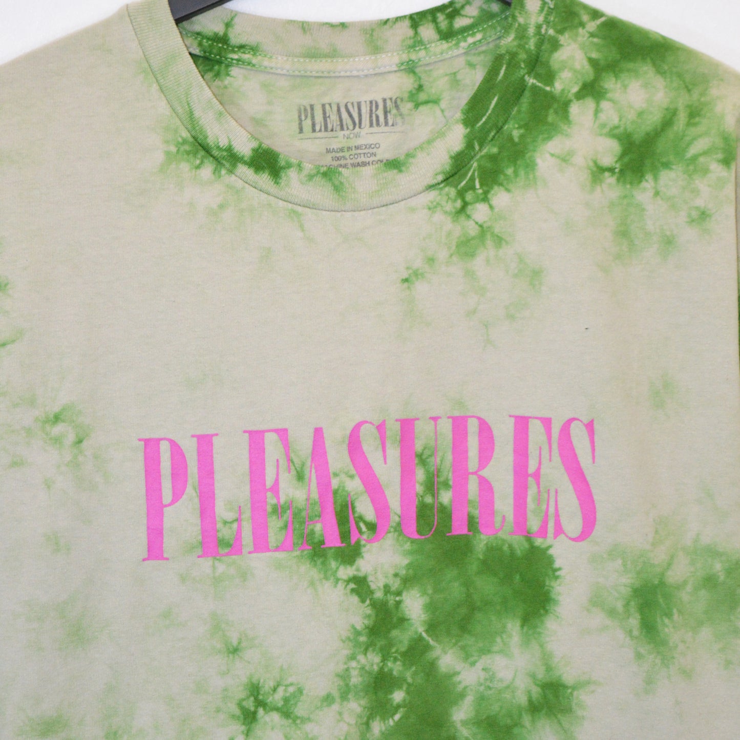 PLEASURES ТЕНИСКА (XL)