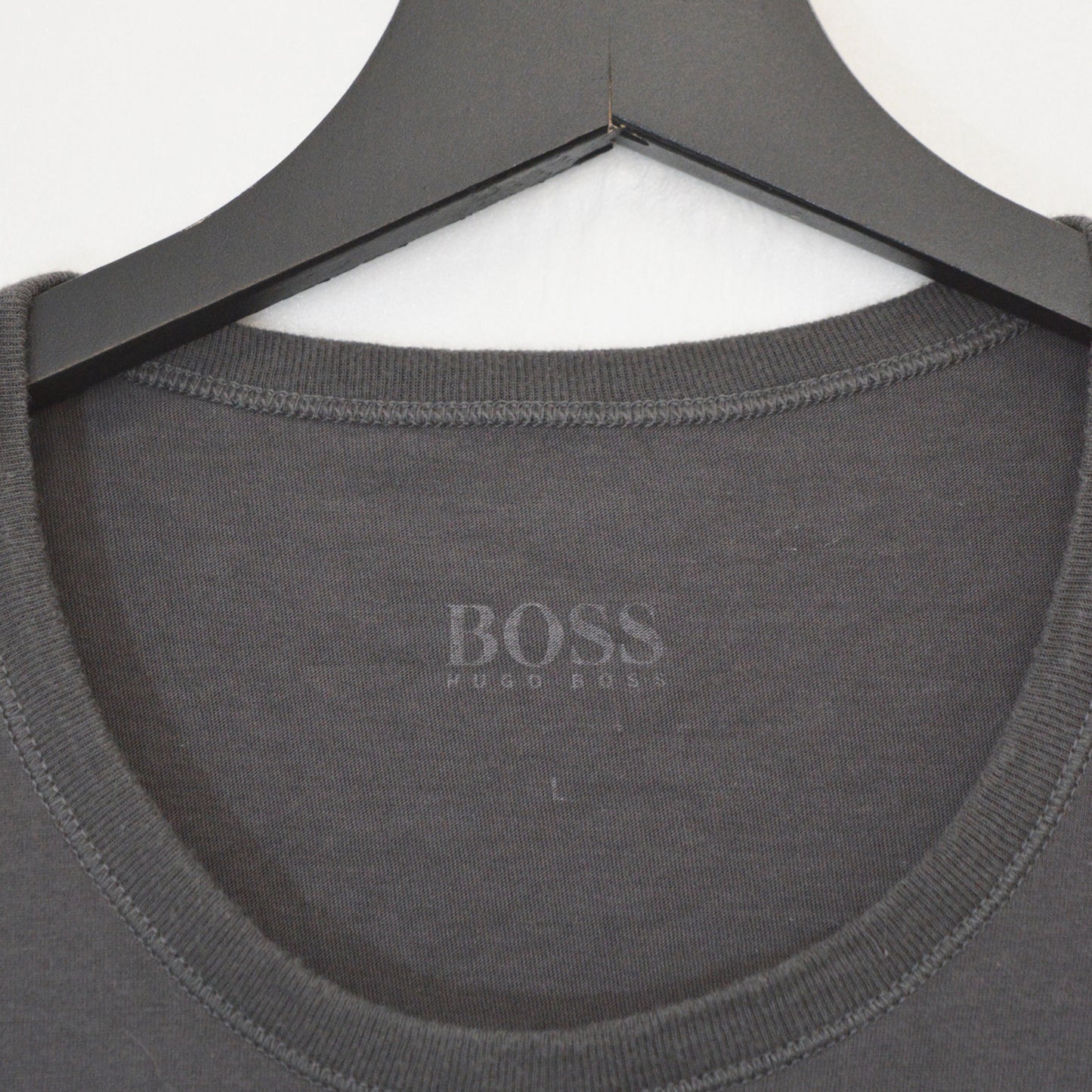 HUGO BOSS ТЕНИСКА (L)