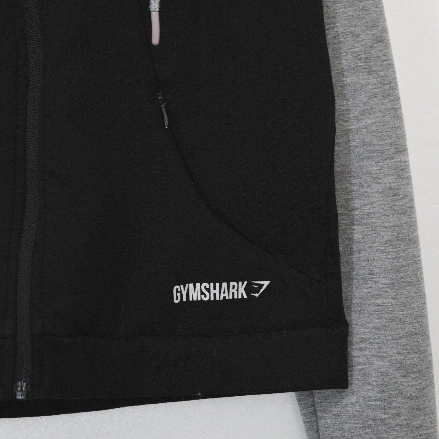 GYMSHARK CROPPED ГОРНИЩЕ (XS)