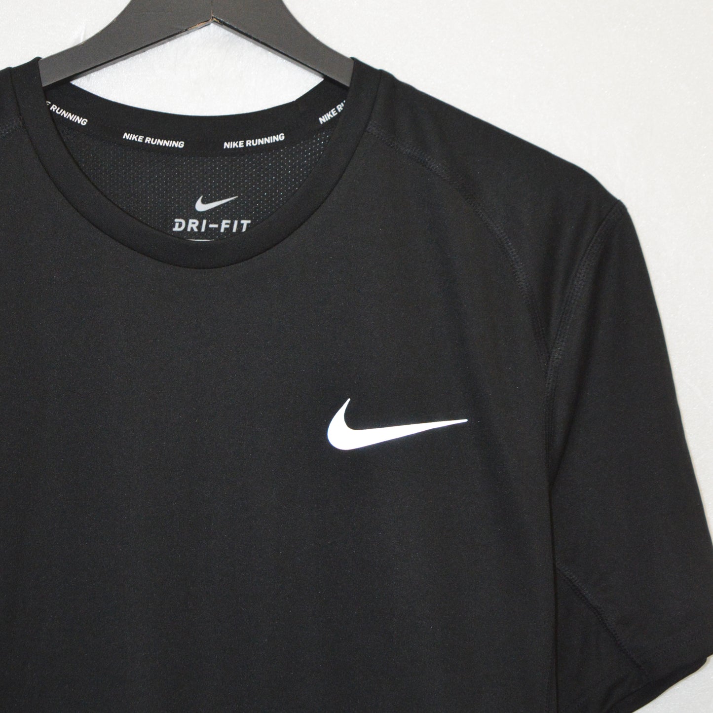 NIKE DRI FIT ТЕНИСКА (L)