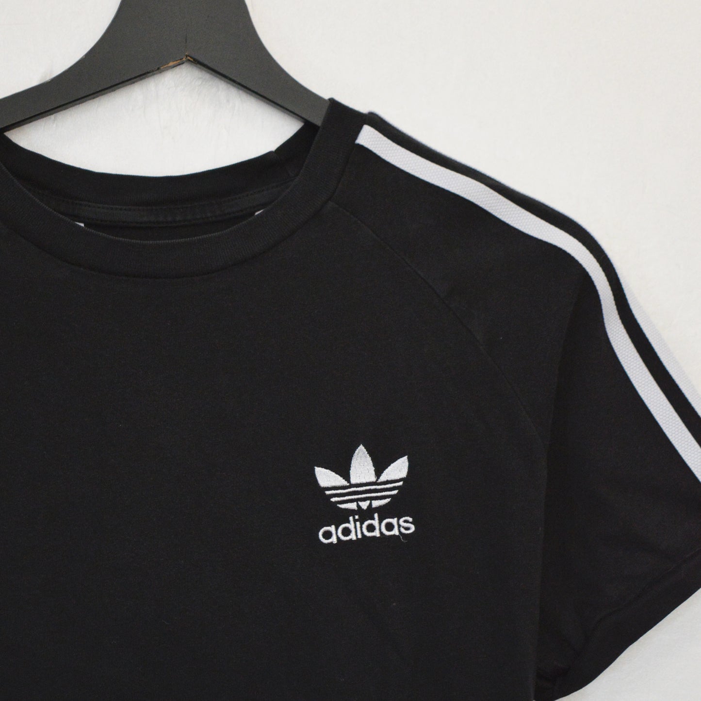 ADIDAS ORIGINALS ТЕНИСКА (S)