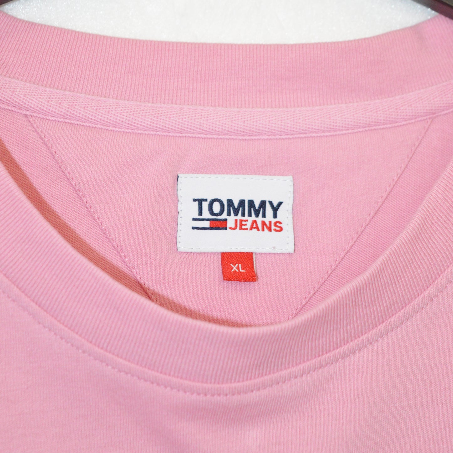 TOMMY HILFIGER CROPPED ТЕНИСКА (XL)