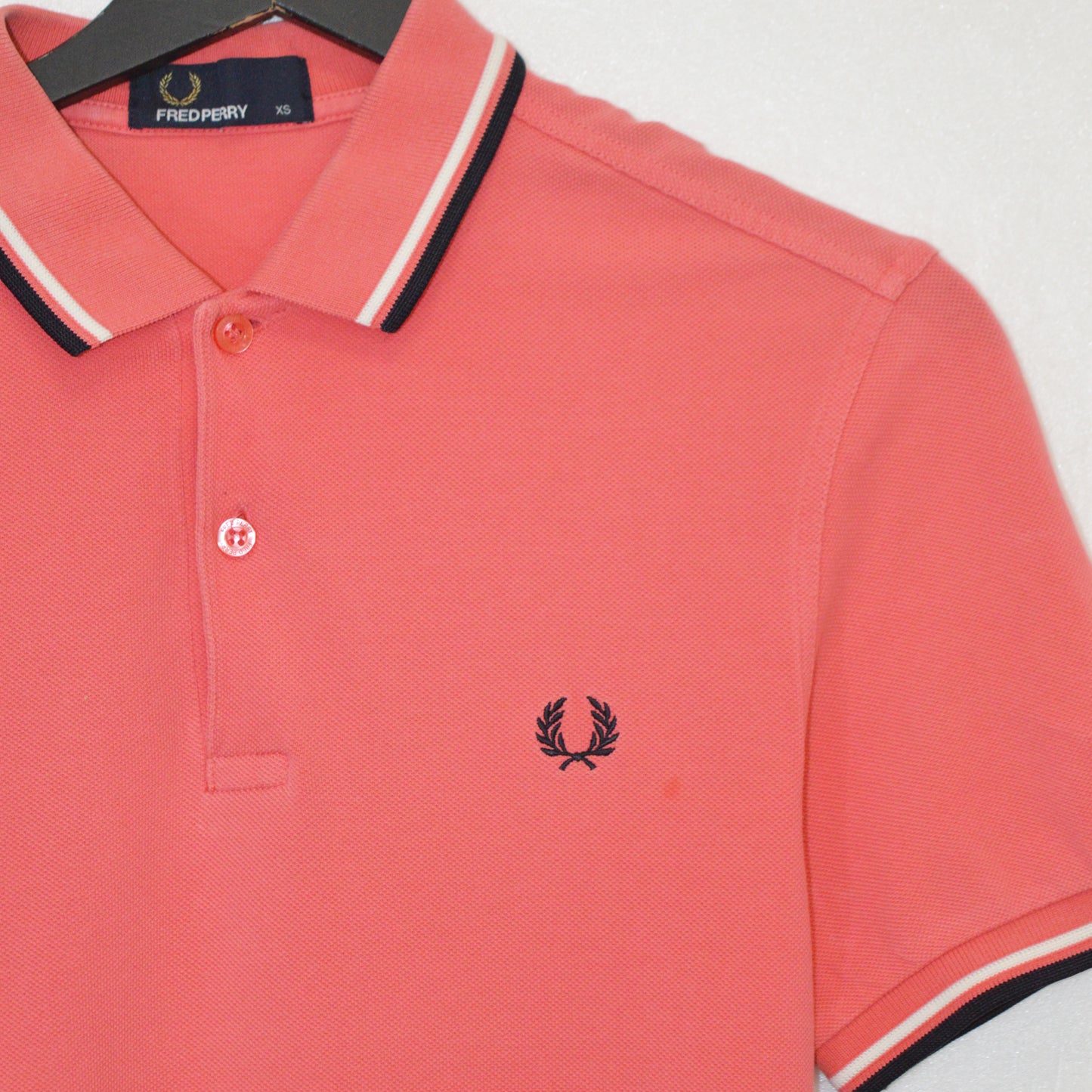 FRED PERRY ТЕНИСКА (XS)