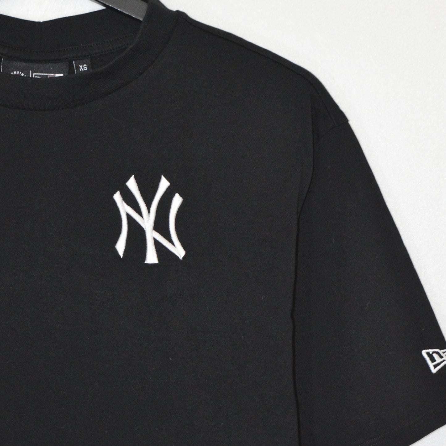 New Era New York Yankees cropped тениска (XS)
