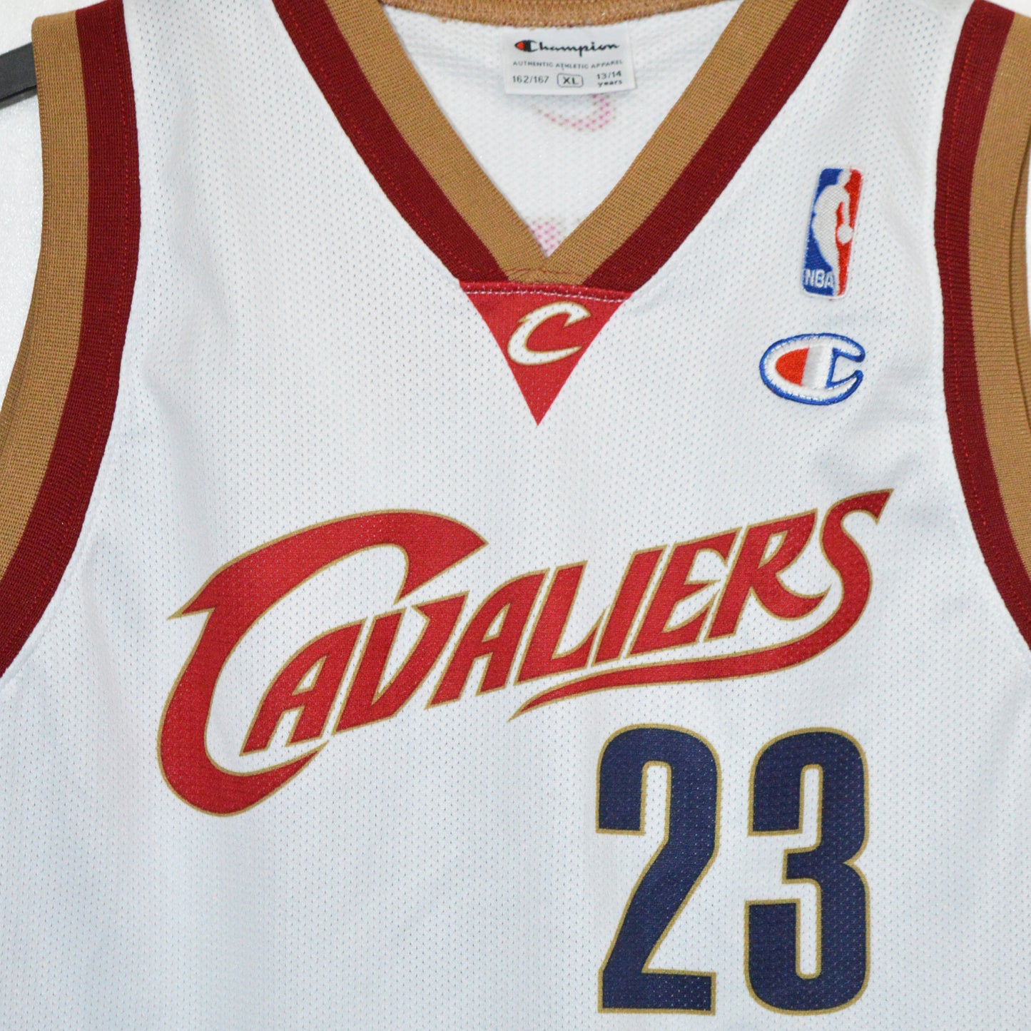 CHAMPION X CLEVELAND CAVALIERS VINTAGE LEBRON JAMES JERSEY (XS)