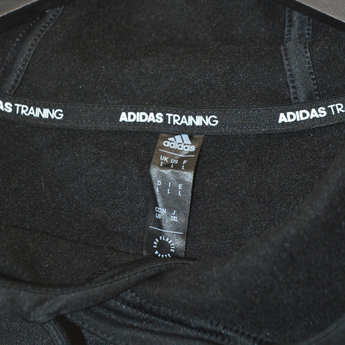 Adidas суичър (L)