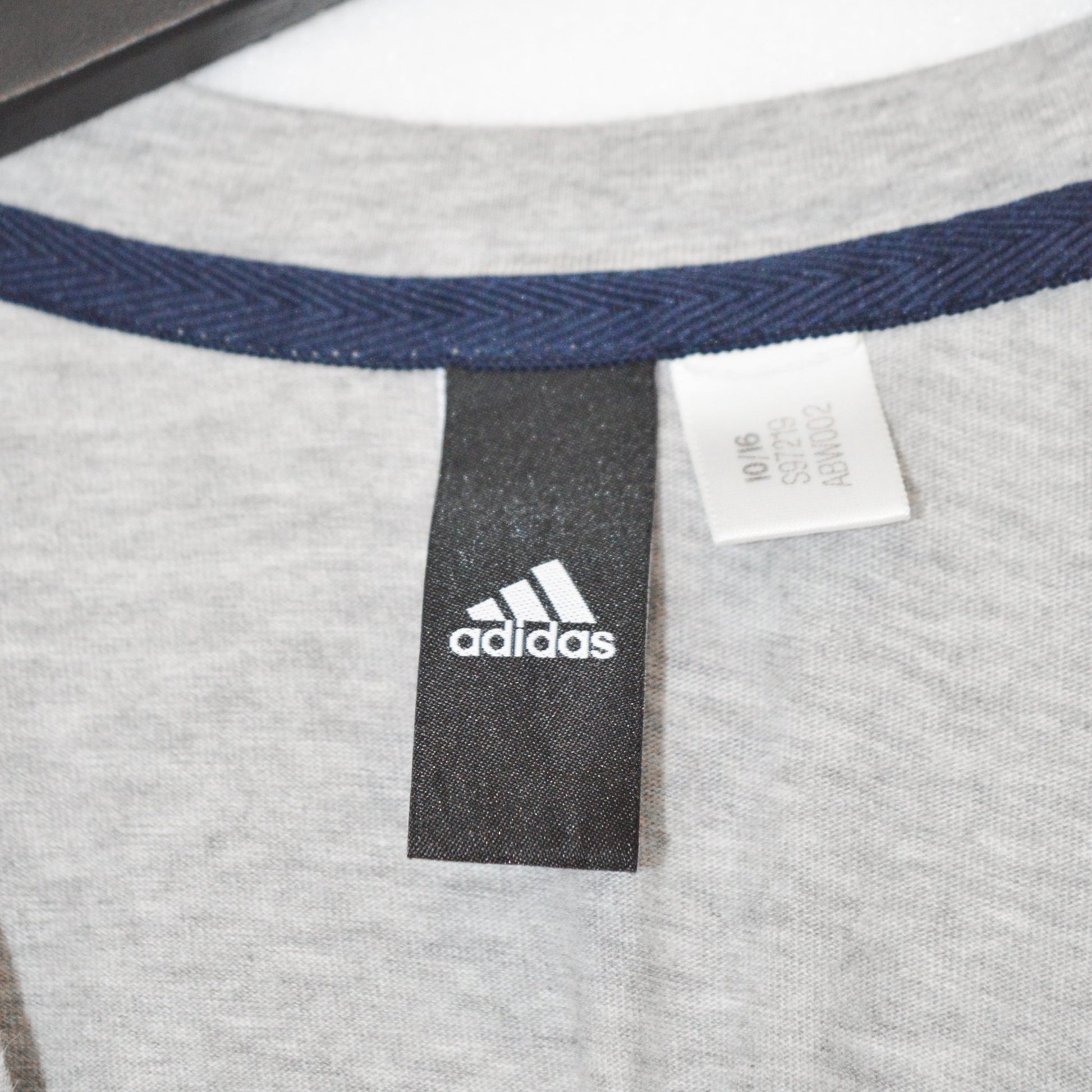 Adidas тънка блуза (S)