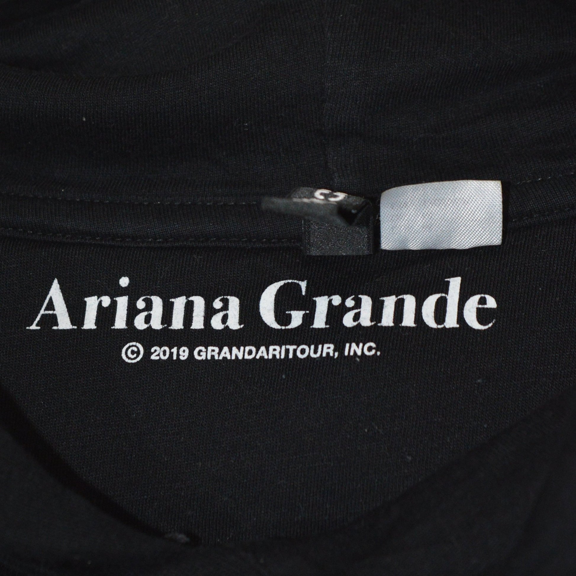 Ariana Grande H&M суичър (M)