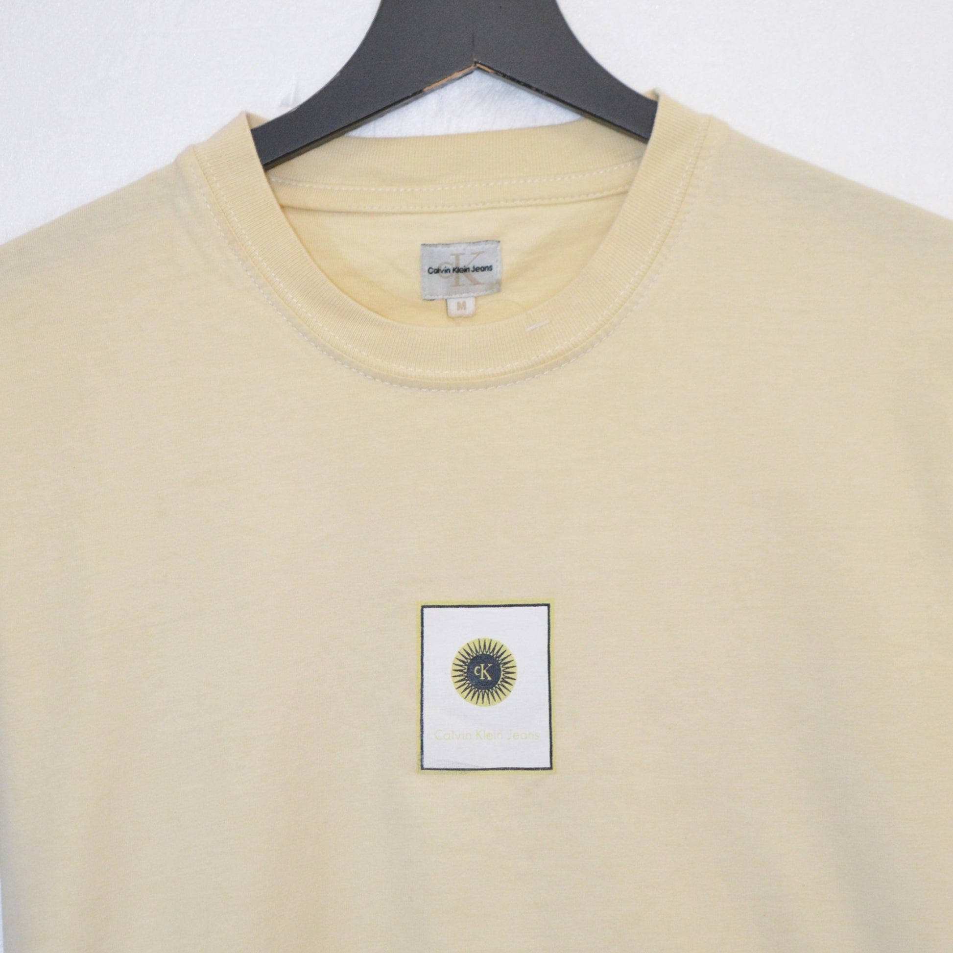 Calvin Klein cropped тениска (M)