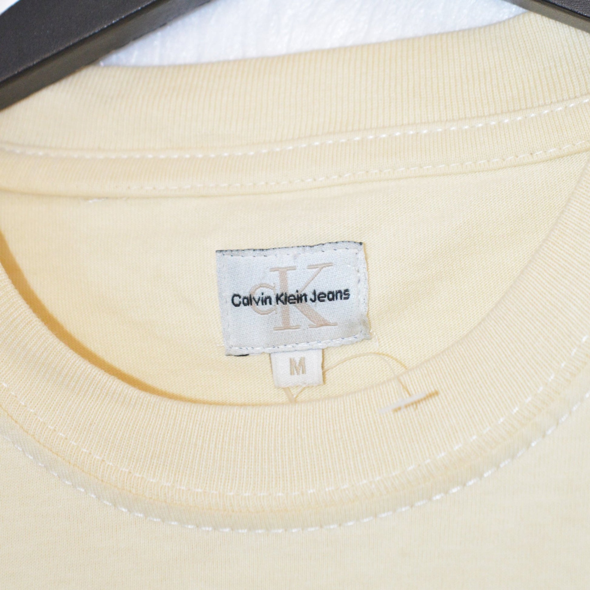 Calvin Klein cropped тениска (M)