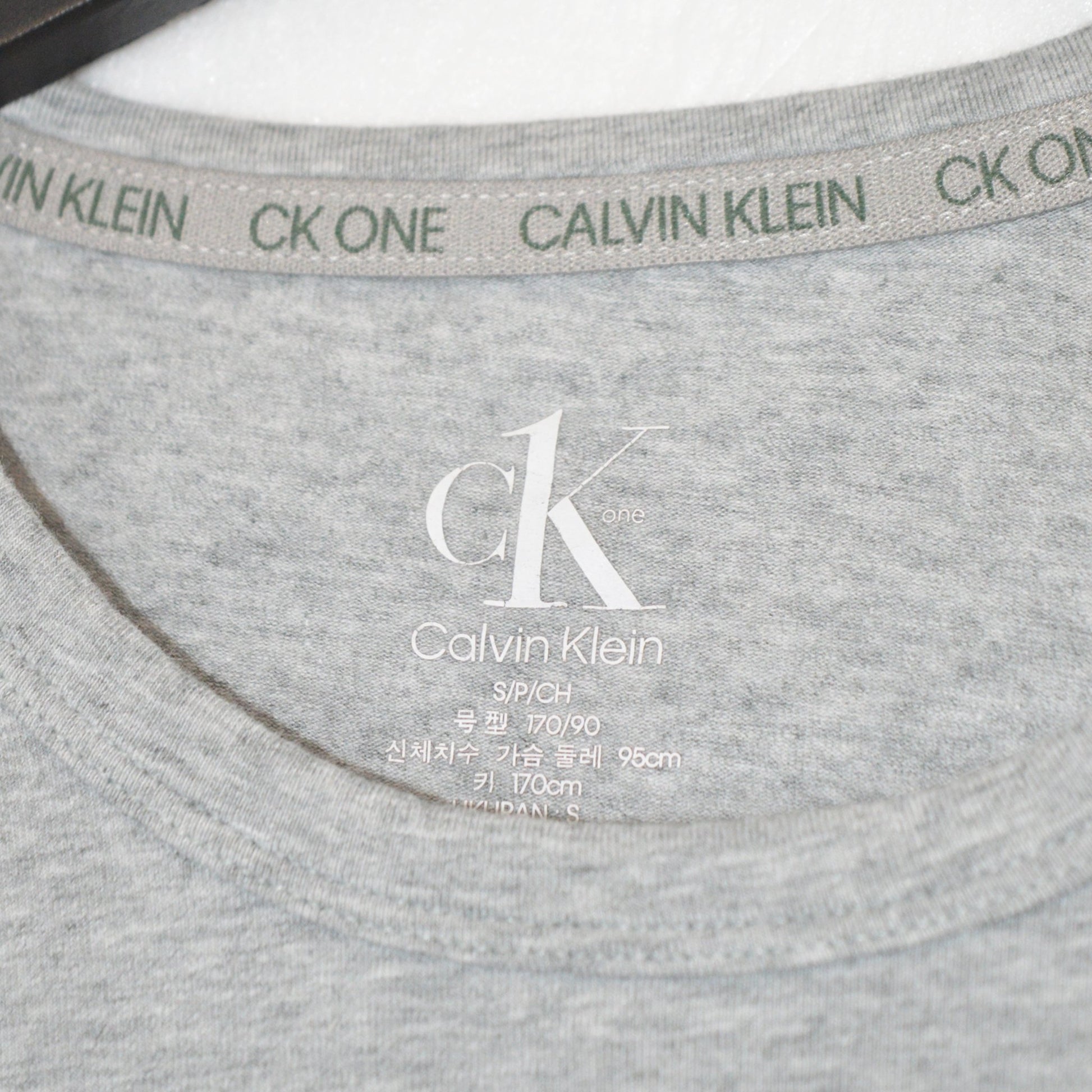 Calvin Klein тениска (S)