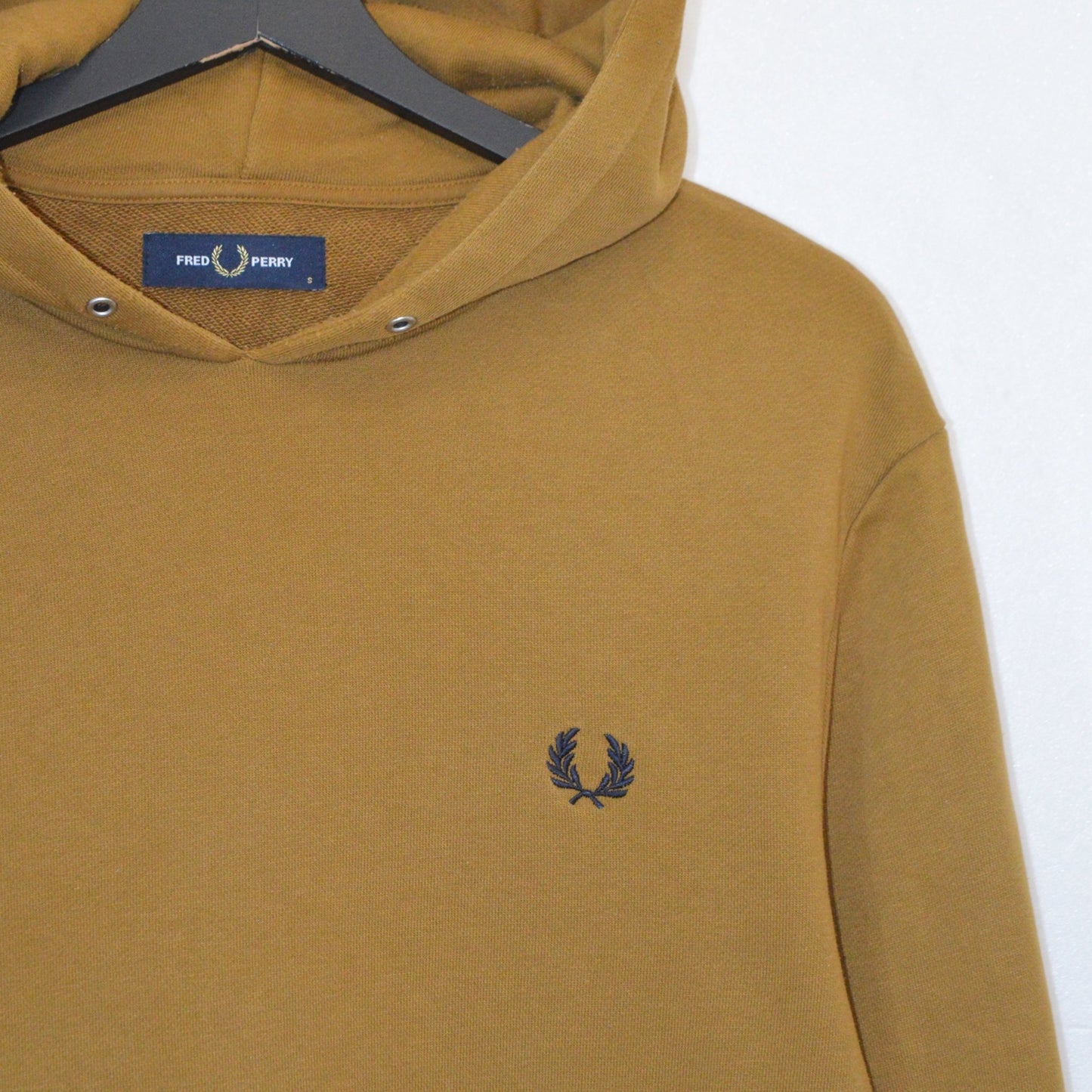 Fred Perry суичър (S)