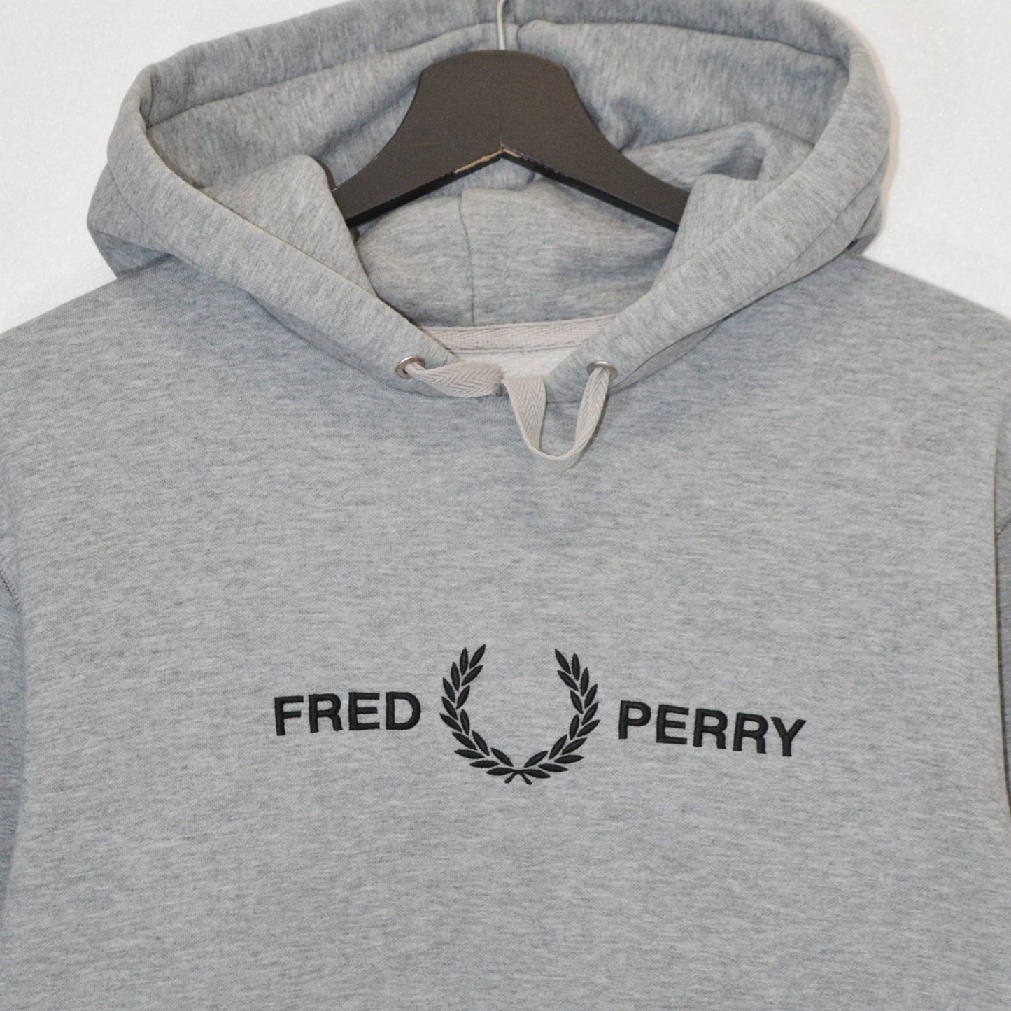 Fred Perry суичър (S)