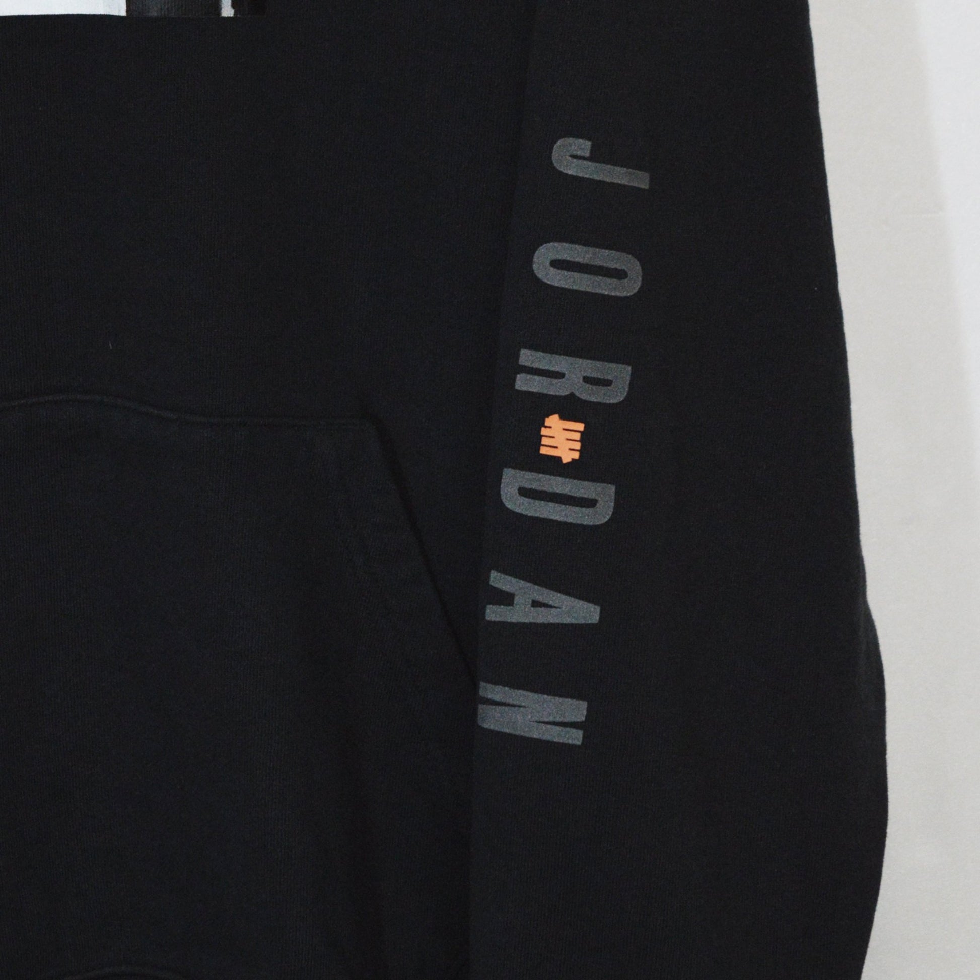 Jordan x Undefeated суичър (XL)
