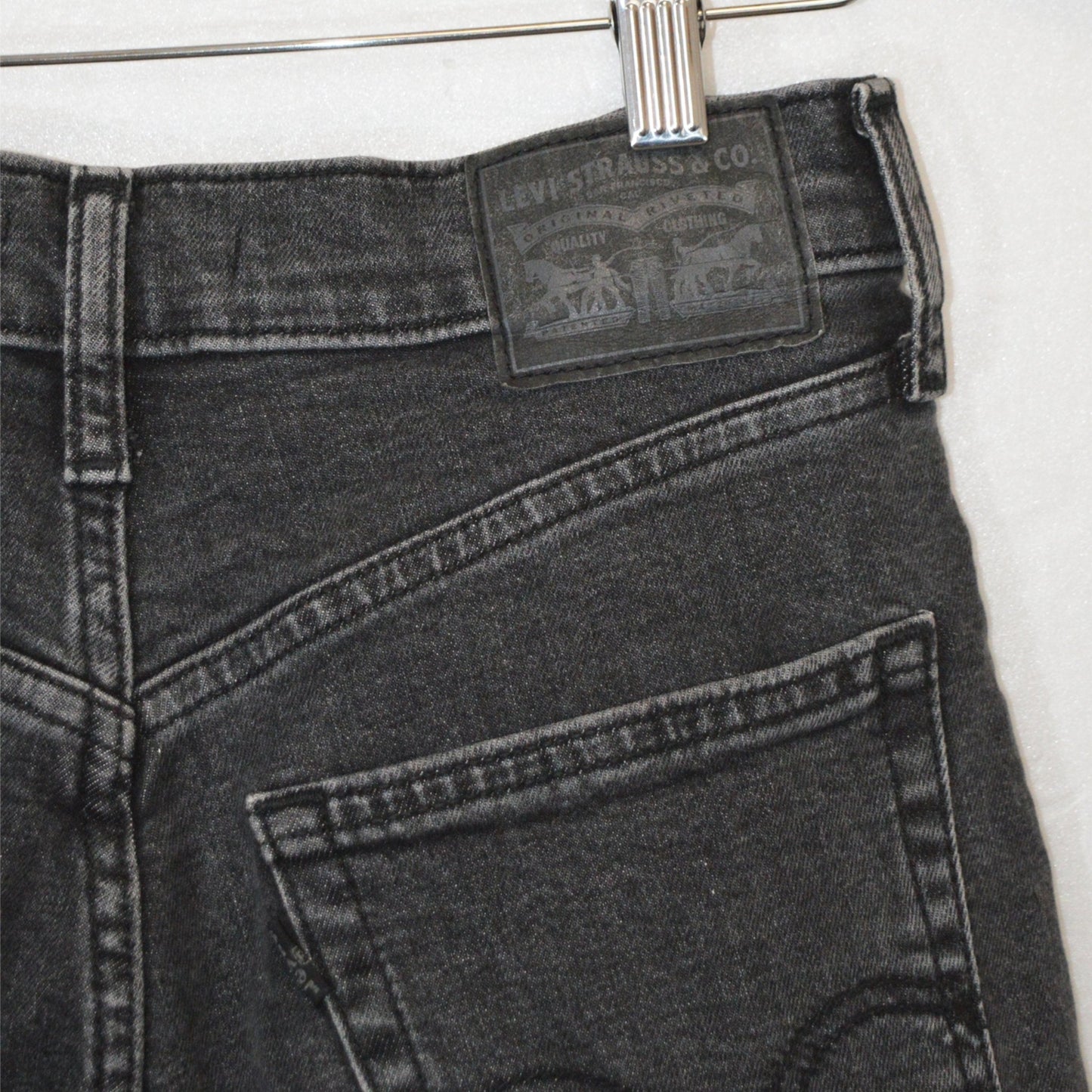 Levis 'High wasted taper' дънки (27)