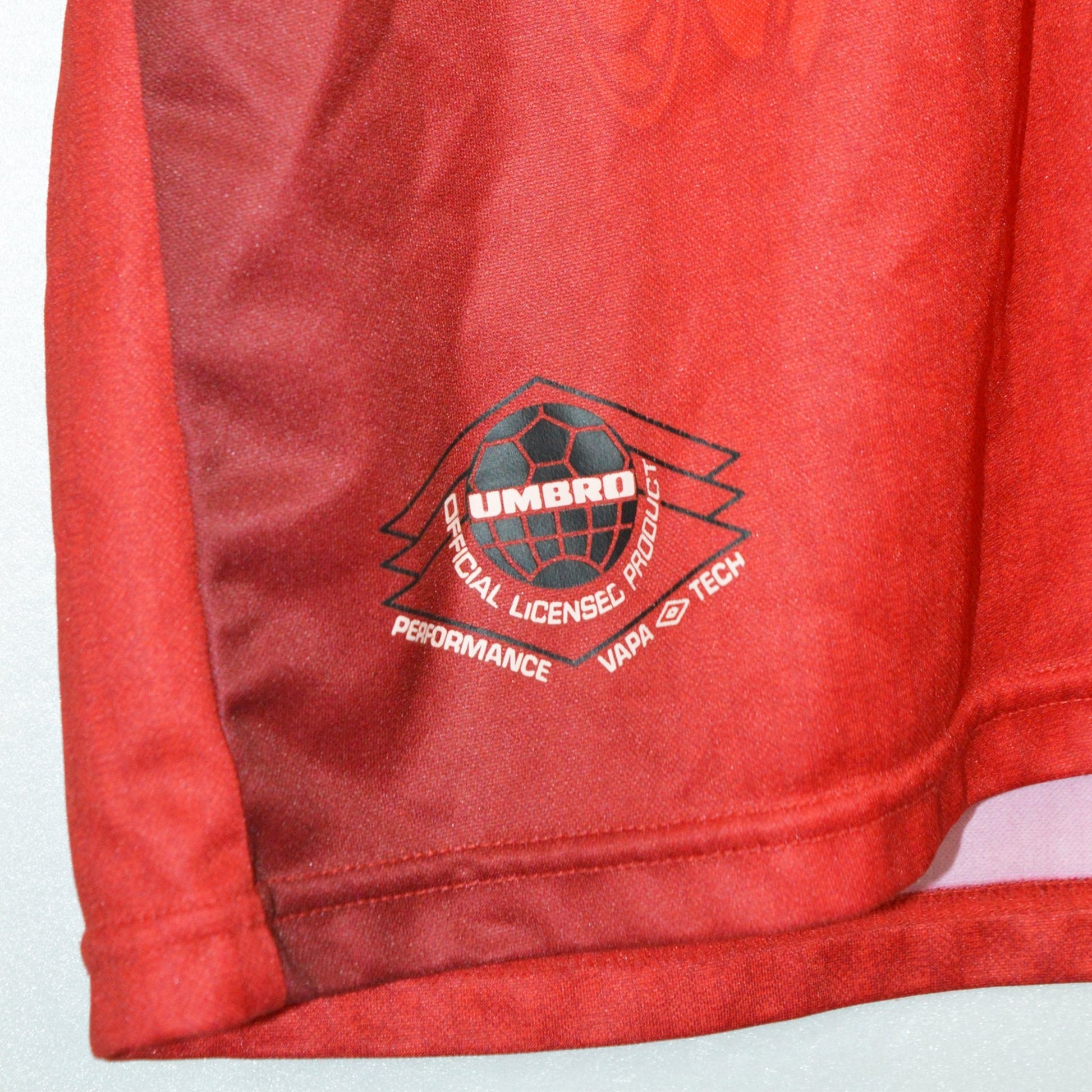MANCHESTER UNITED 1996 - 97 UMBRO ТЕНИСКА (L)