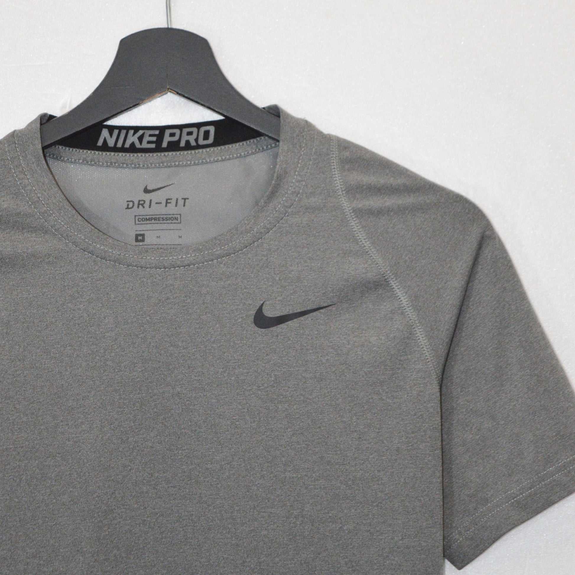 Nike Pro тениска (M)