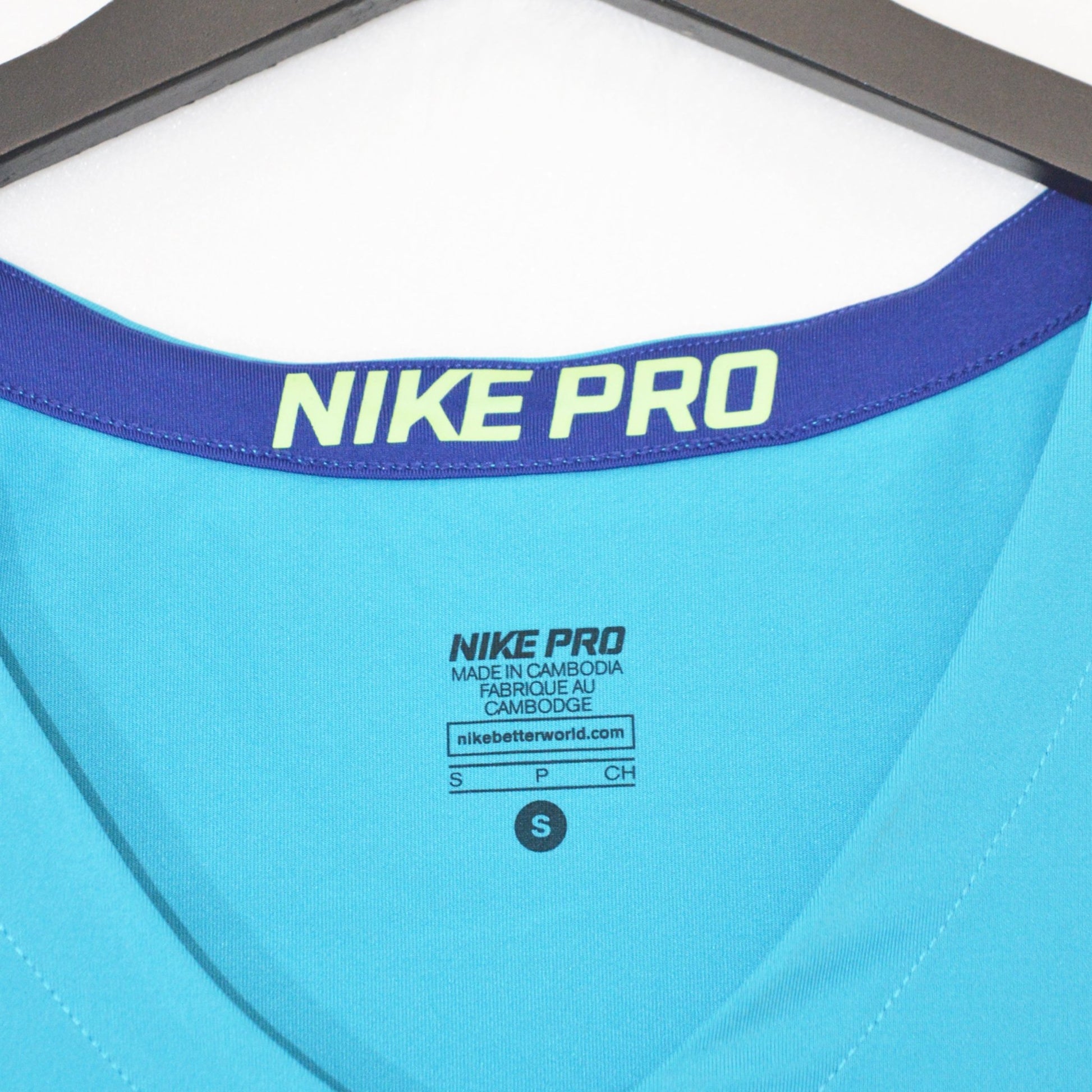NIKE PRO ТЕНИСКА (S)