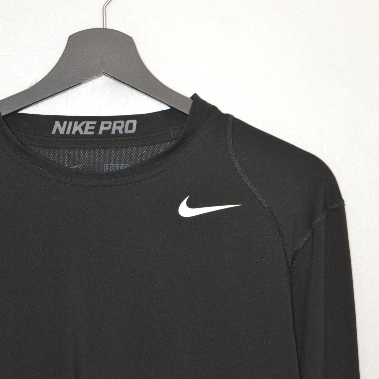 Nike Pro тънка спортна блуза (M)