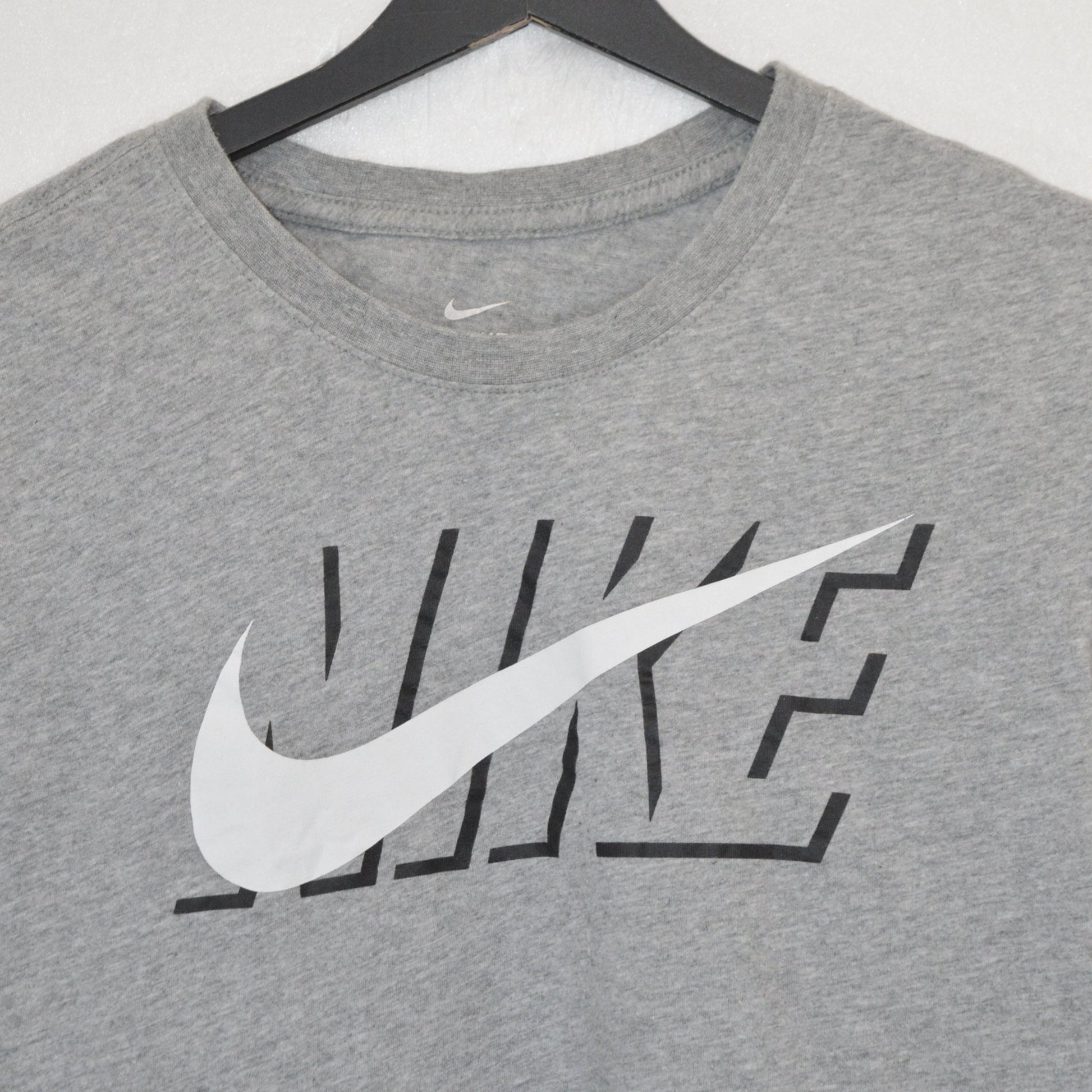 Nike тениска (S)