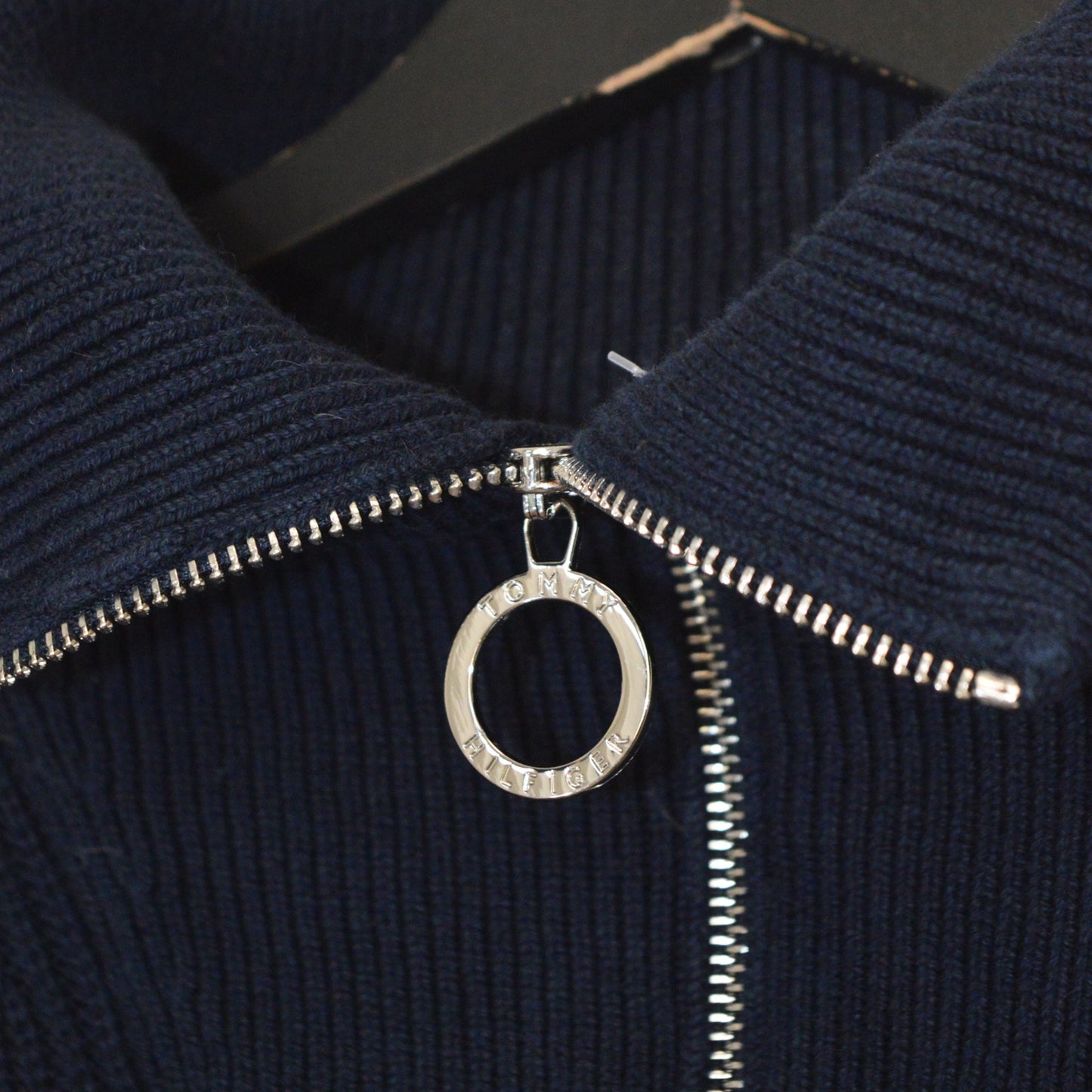 Tommy Hilfiger пуловер (S)