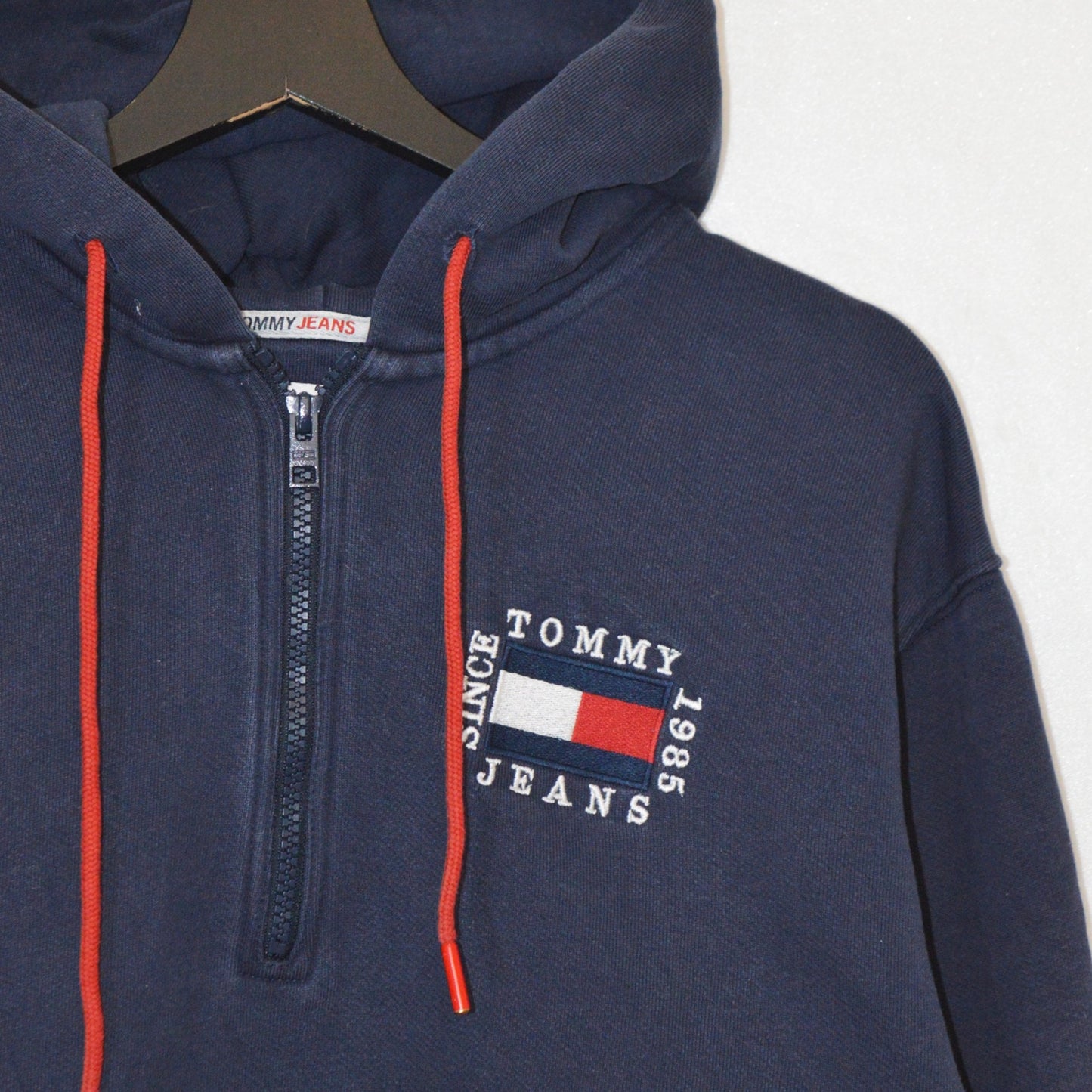 Tommy Hilfiger суичър (S)