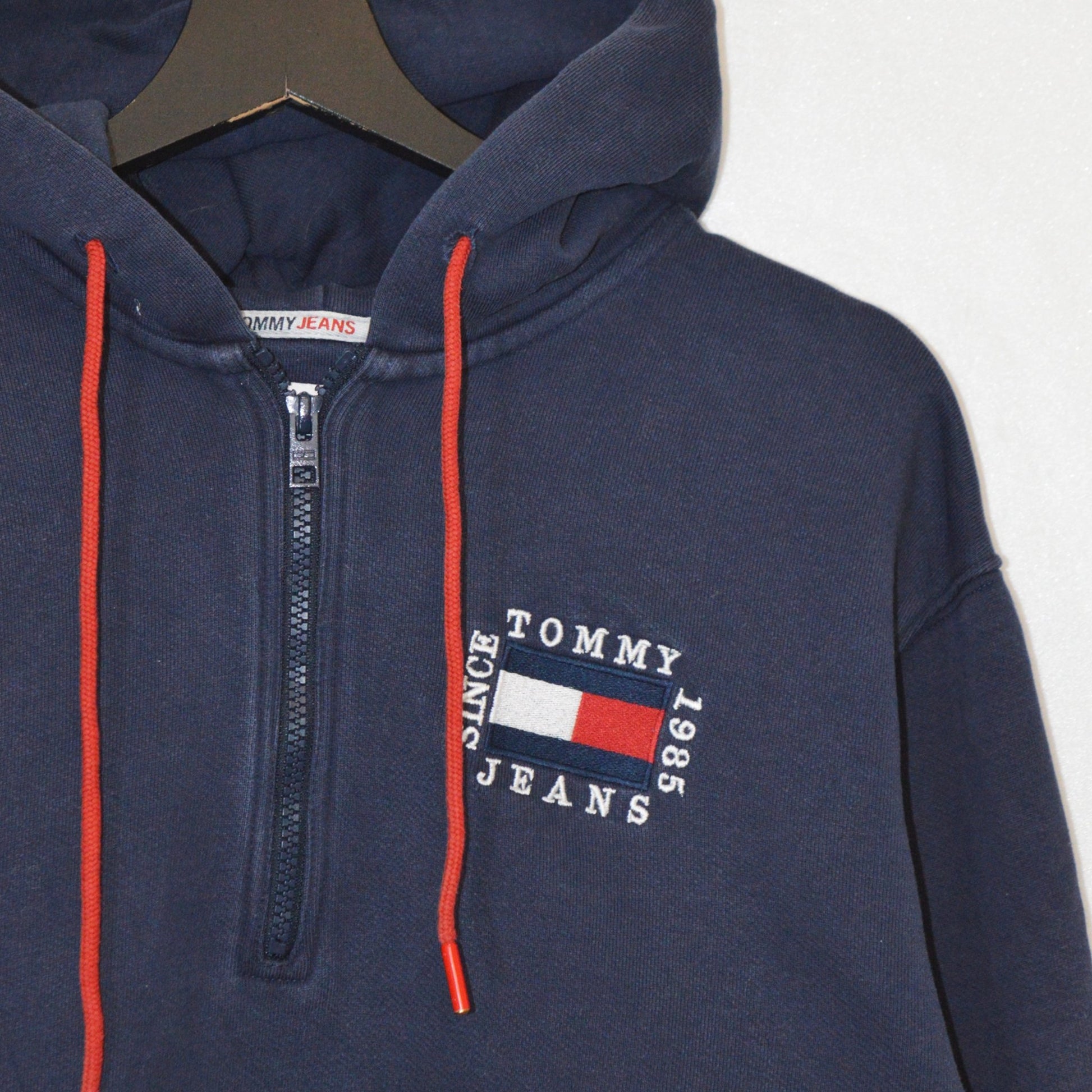 Tommy Hilfiger суичър (S)