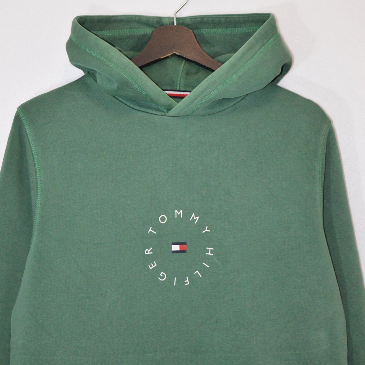 Tommy Hilfiger суичър (M)