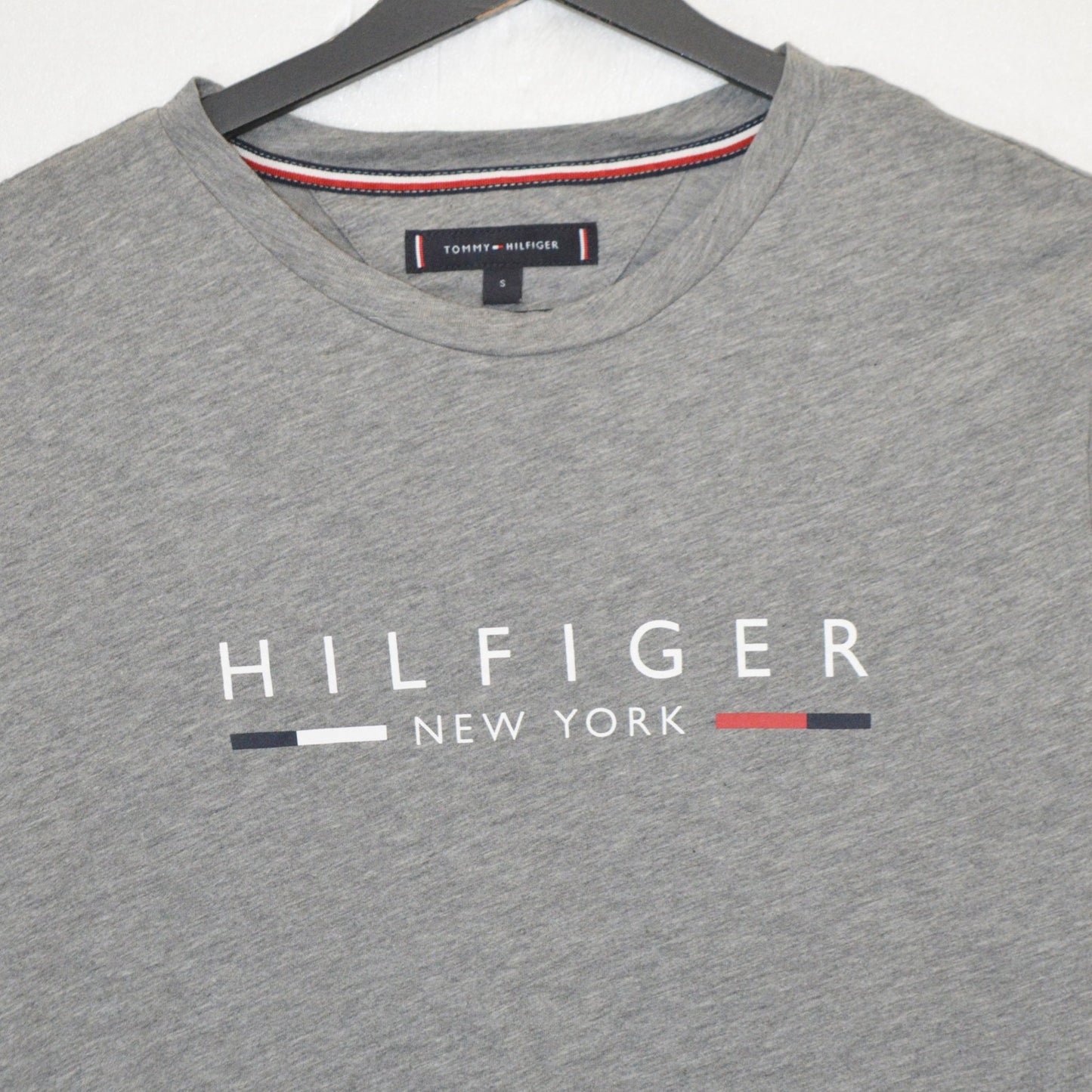 Tommy Hilfiger тениска (S)